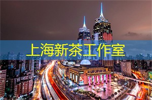 在船上享受两岸的夜生活魅力 在船上享受两岸的夜生活魅力